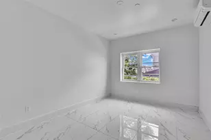 139-22 95th Ave, Jamaica, NY 11435 - Photo 6