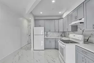 139-22 95th Ave, Jamaica, NY 11435 - Photo 18