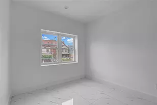 139-22 95th Ave, Jamaica, NY 11435 - Photo 4