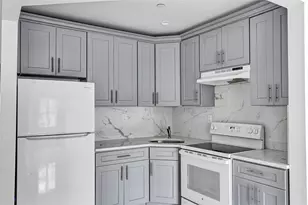 139-22 95th Ave, Jamaica, NY 11435 - Photo 8
