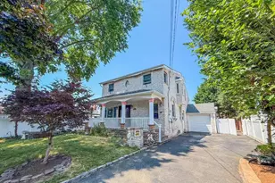 1815 Maurice Ave, East Meadow, NY 11554 - Photo 4