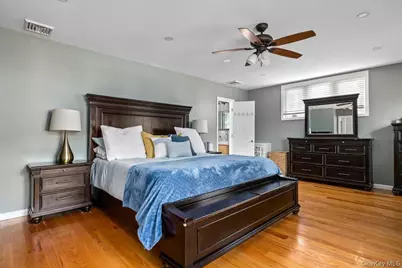 154 Mac Arthur Boulevard, Hauppauge, NY 11788 - Photo 10