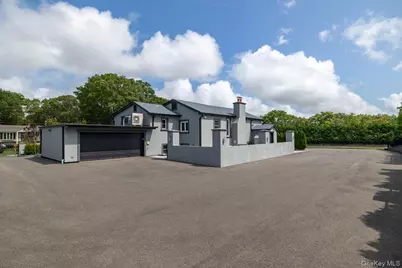 154 Mac Arthur Boulevard, Hauppauge, NY 11788 - Photo 24