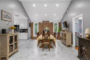 154 MacArthur Blvd, Hauppauge, NY 11788 - Photo 6