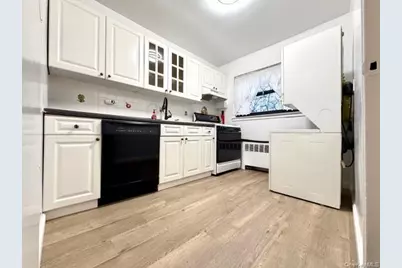 219-36 74 Avenue #323A1, Bayside, NY 11364 - Photo 6