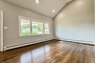 33 Princeton St, Bay Shore, NY 11706 - Photo 10