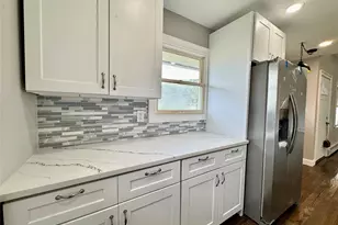 33 Princeton St, Bay Shore, NY 11706 - Photo 6