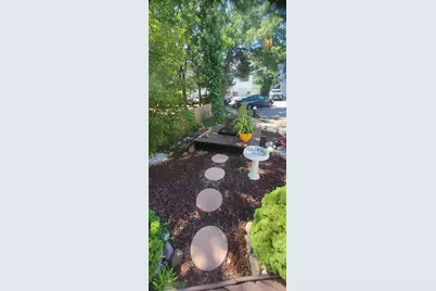 30 Chestnut Circle, New York, NY 10312 - Photo 16