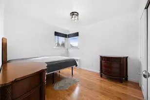 46 Norman Ln, Levittown, NY 11756 - Photo 16