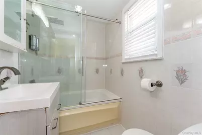 7 Mayfair Road, Baldwin, NY 11510 - Photo 16