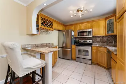 7 Mayfair Road, Baldwin, NY 11510 - Photo 8