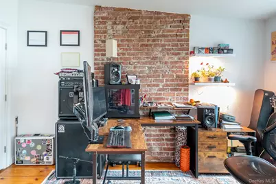 121 Montgomery Street, Newburgh, NY 12550 - Photo 32