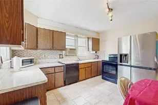 987 E 42nd St, Brooklyn, NY 11210 - Photo 10