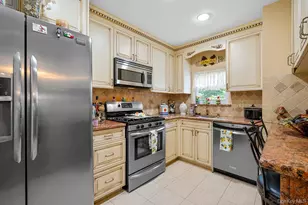 30-27 Murray Ln, Flushing, NY 11354 - Photo 8