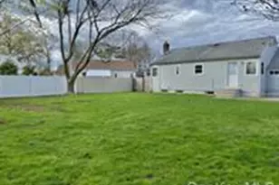 3 Wensley Rd, Plainview, NY 11803 - Photo 16