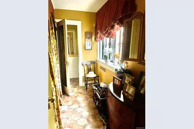 118 Highland Road, Glen Cove, NY 11542 - Photo 2