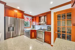 9 Waverly Pl, Valley Stream, NY 11580 - Photo 4