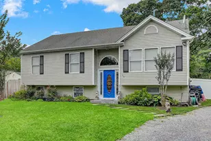 55 Pinewood Dr, Shirley, NY 11967 - Photo 2