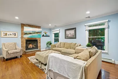 15 Victoria Court, Oakdale, NY 11769 - Photo 10