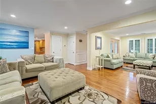 15 Victoria Ct, Oakdale, NY 11769 - Photo 12