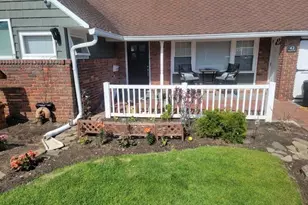 42 Bulaire Rd, East Rockaway, NY 11518 - Photo 2