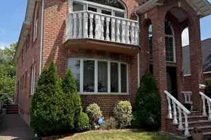 58-39 196th Pl, Fresh Meadows, NY 11365 - Photo 2