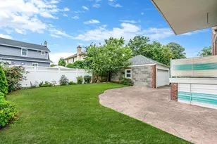 261 Beach 141st St, Rockaway Park, NY 11694 - Photo 6