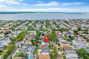 261 Beach 141st St, Rockaway Park, NY 11694 - Photo 4