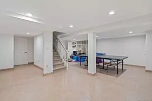 13 Whitney Cir, Glen Cove, NY 11542 - Photo 28