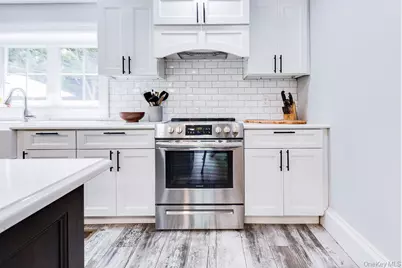 592 Landing Avenue, Smithtown, NY 11787 - Photo 30