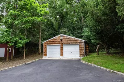 592 Landing Avenue, Smithtown, NY 11787 - Photo 46