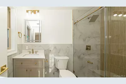 102 Cotton Lane, Levittown, NY 11756 - Photo 16