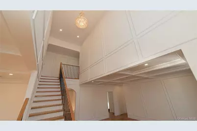 102 Cotton Lane, Levittown, NY 11756 - Photo 4