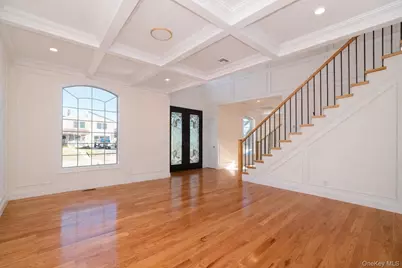 102 Cotton Lane, Levittown, NY 11756 - Photo 10