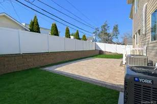 102 Cotton Ln, Levittown, NY 11756 - Photo 24