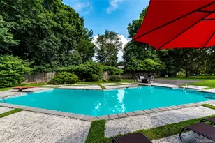 369 Phillips Hill Rd, New City, NY 10956 - Photo 4