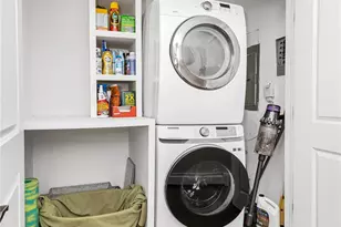 12 Overhill Ln, Roslyn, NY 11576 - Photo 26