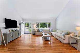 12 Hampton Bays Dr, Hampton Bays, NY 11946 - Photo 4