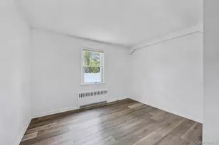 11 Rhoda Ave, Smithtown, NY 11787 - Photo 14