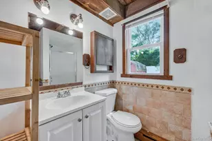 11 Rhoda Ave, Smithtown, NY 11787 - Photo 20