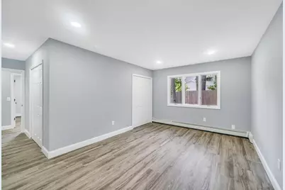 9 Wakefield Avenue, Coram, NY 11727 - Photo 32