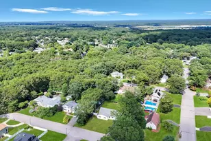 9 Wakefield Ave, Coram, NY 11727 - Photo 8