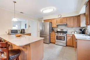 7 Russell Rd, Hampton Bays, NY 11946 - Photo 28