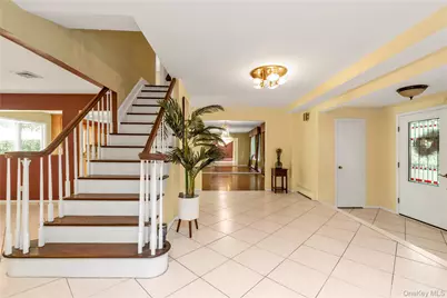 8 Lisa Drive, Dix Hills, NY 11746 - Photo 10