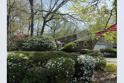 8 Lisa Drive, Dix Hills, NY 11746 - Photo 4