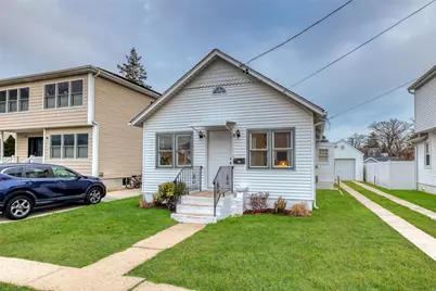 15 Jefferson Avenue, Bellmore, NY 11710 - Photo 32