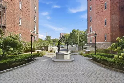 60 W Broad Street #1L, Fleetwood, NY 10552 - Photo 2