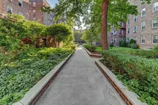 105-25 67th Rd, Forest Hills, NY 11375 - Photo 4