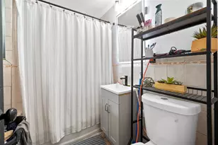 31-29 100th St, East Elmhurst, NY 11369 - Photo 18