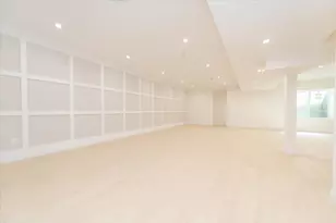 34 Woodland Pl, Great Neck, NY 11021 - Photo 38